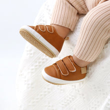 Load image into Gallery viewer, New Baby Shoes Retro Leather Boy Girl Shoes Multicolor Toddler Rubber Sole Anti-slip First Walkers Infant Newborn Moccasins