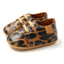 Load image into Gallery viewer, New Baby Shoes Retro Leather Boy Girl Shoes Multicolor Toddler Rubber Sole Anti-slip First Walkers Infant Newborn Moccasins